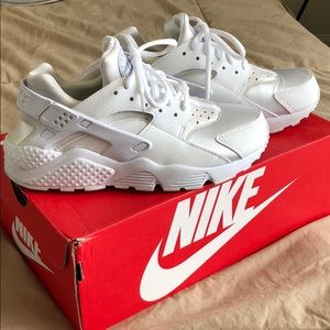 Nike Women’s Air Huarache Runs